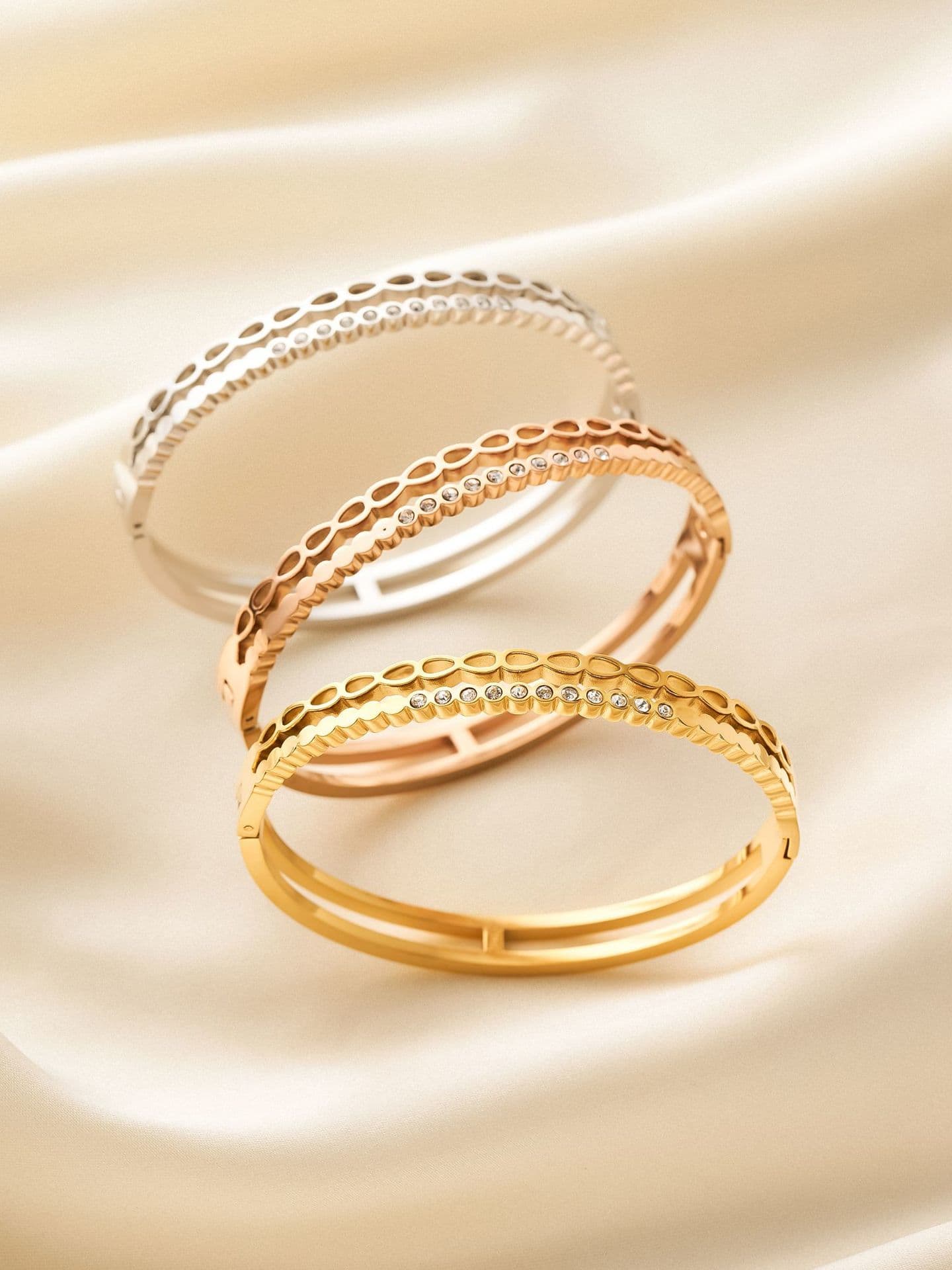 Wireless Symbol Buckle Bracelet Zircon | TARA MINI - TARA MINI