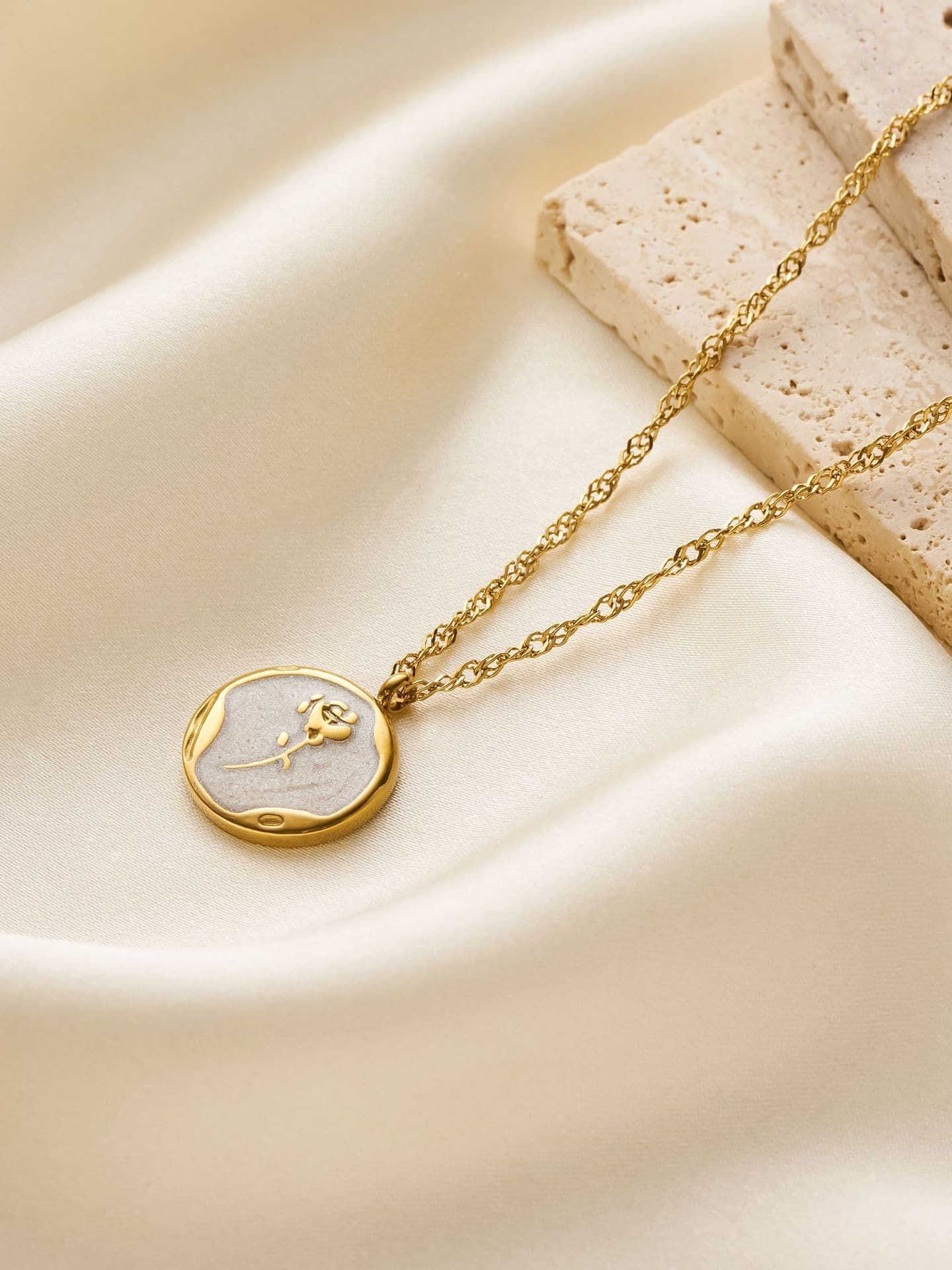 Enamel Rose Flower Minimalist Necklace Gold | TARA MINI - TARA MINI