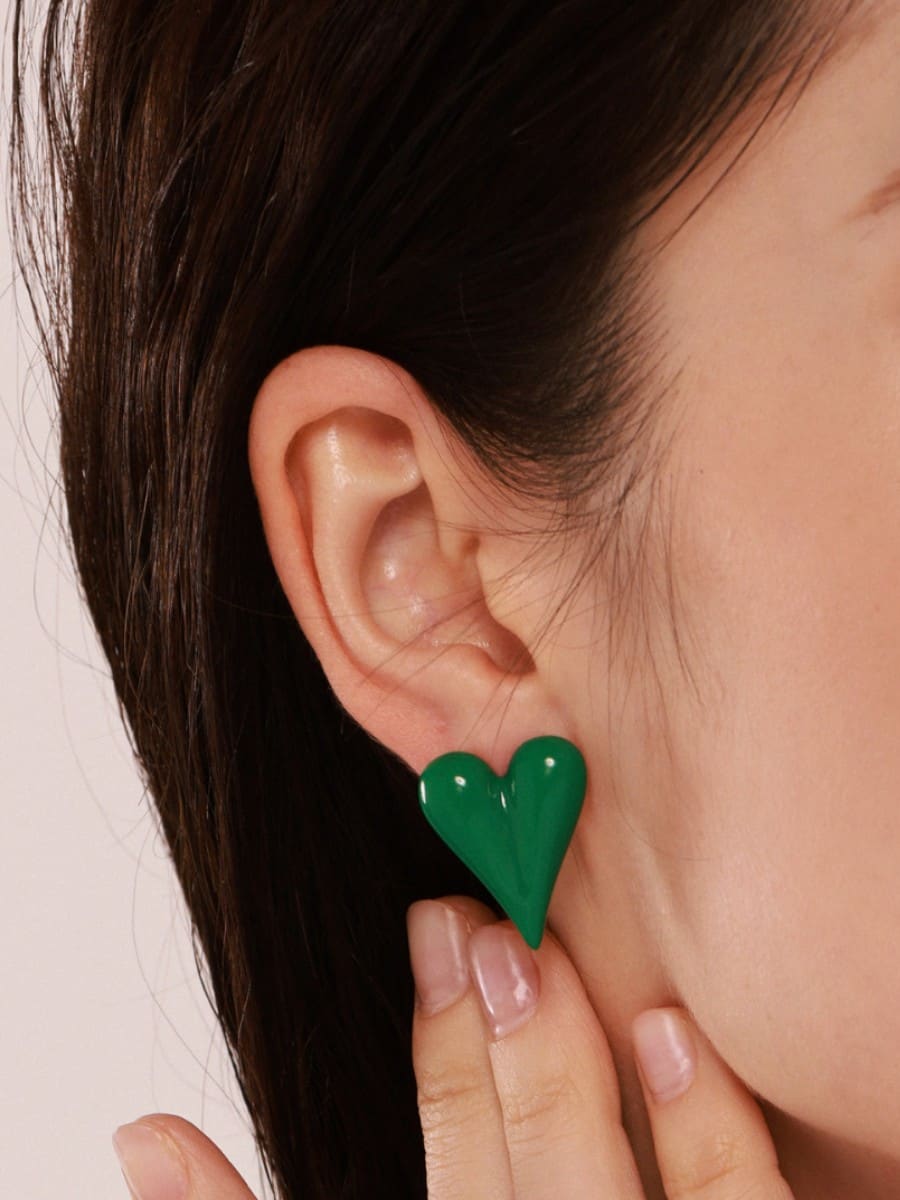 Enamel Heart Minimalist Stud Earrings Gold | TARA MINI - TARA MINI