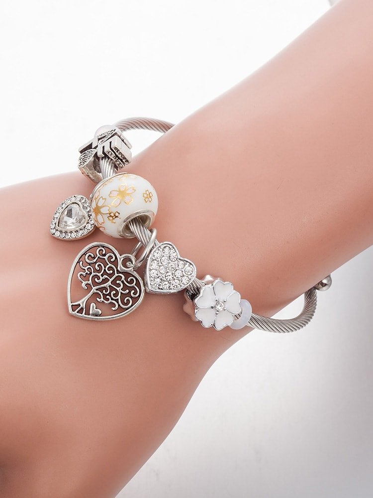 White Bloom & Heart Charms Bracelet | TARA MINI - TARA MINI