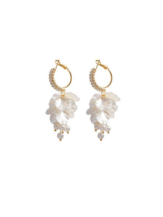 Shell Tassel Huggie Earrings Gold Plated | TARA MINI - TARA MINI