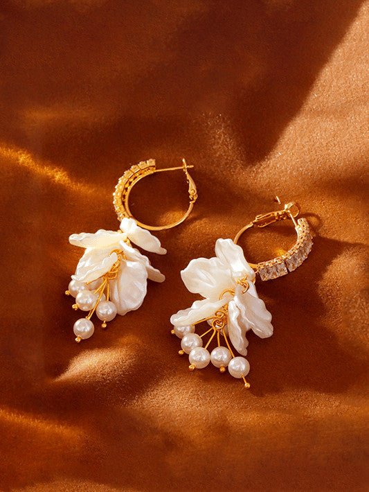 Shell Tassel Huggie Earrings Gold Plated | TARA MINI - TARA MINI