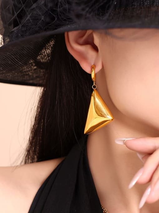 Triangle Minimalist Huggie Earrings Gold | TARA MINI - TARA MINI