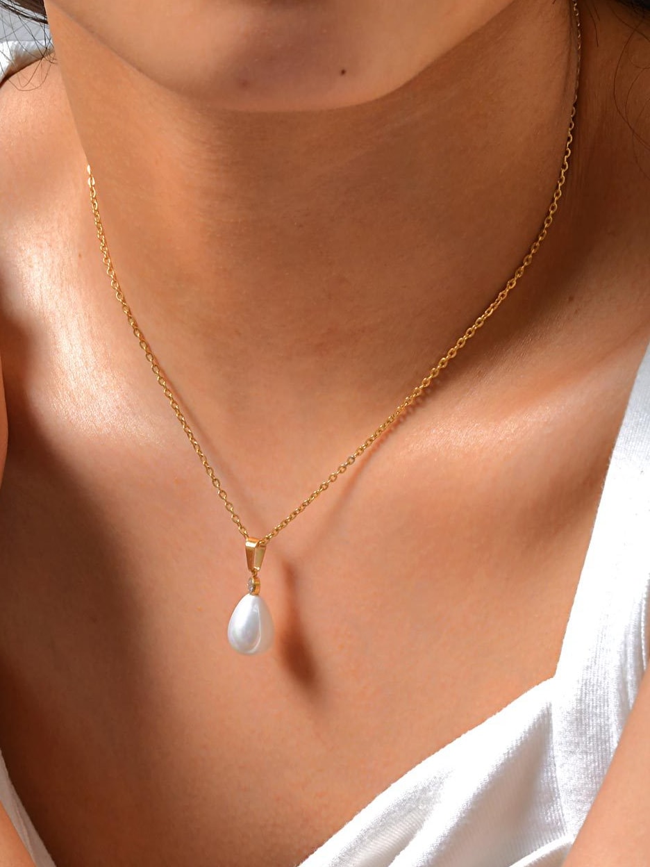 Water Drop Pearl Pendant Necklace