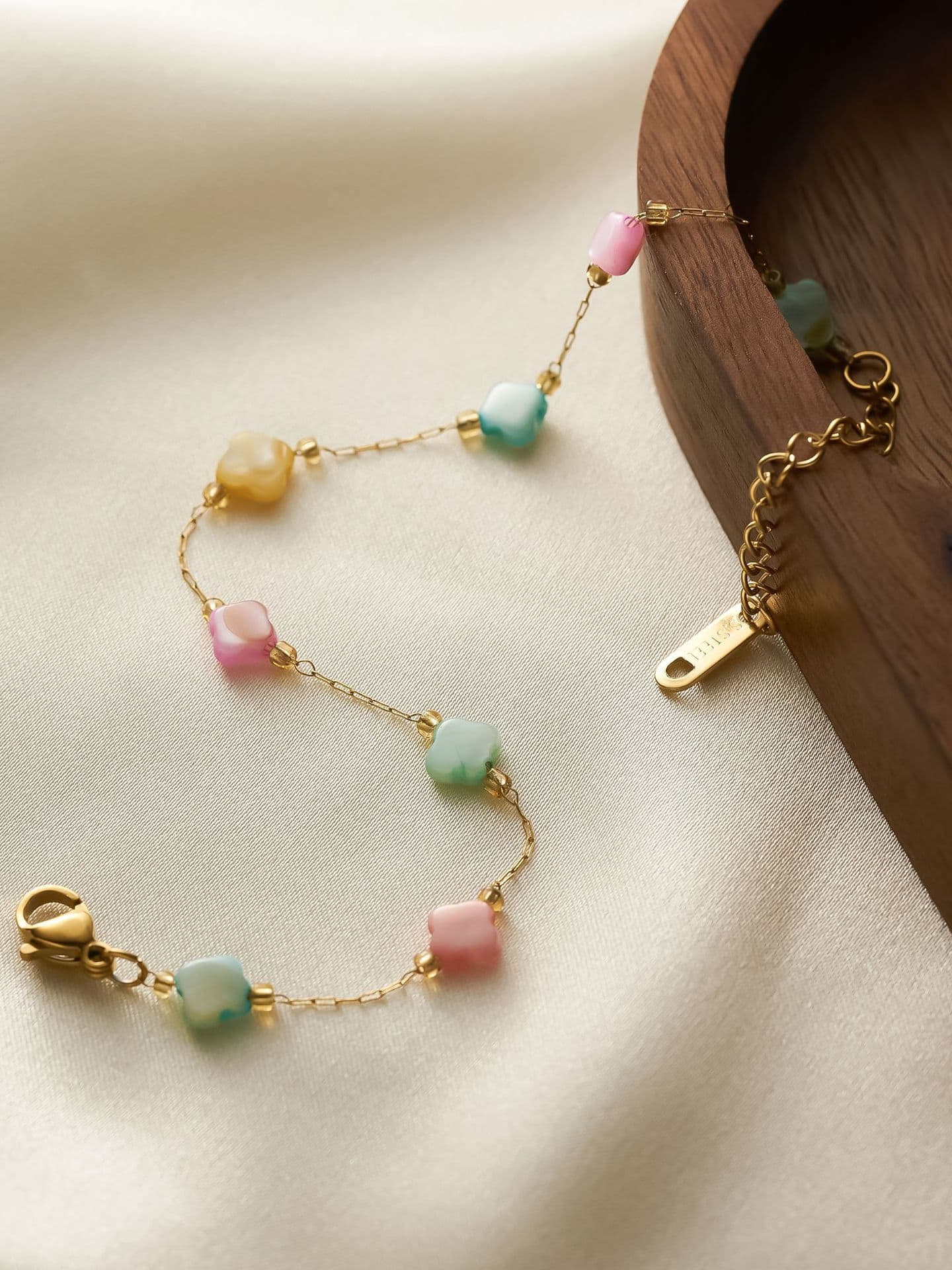 Clover Bracelet with Natural Stone Charms | TARA MINI - TARA MINI