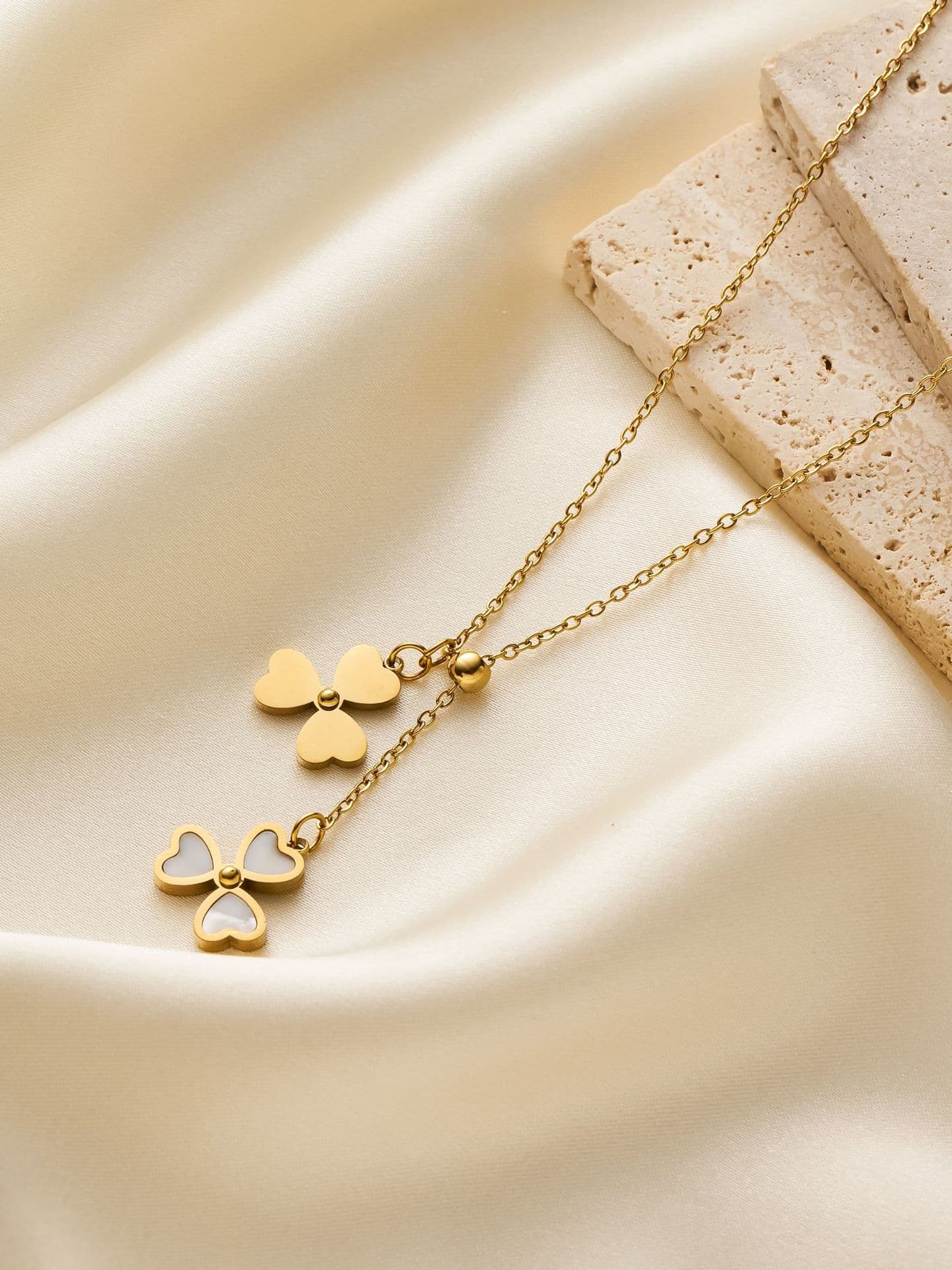 Flower Minimalist Necklace with Zirconia Gold | TARA MINI - TARA MINI