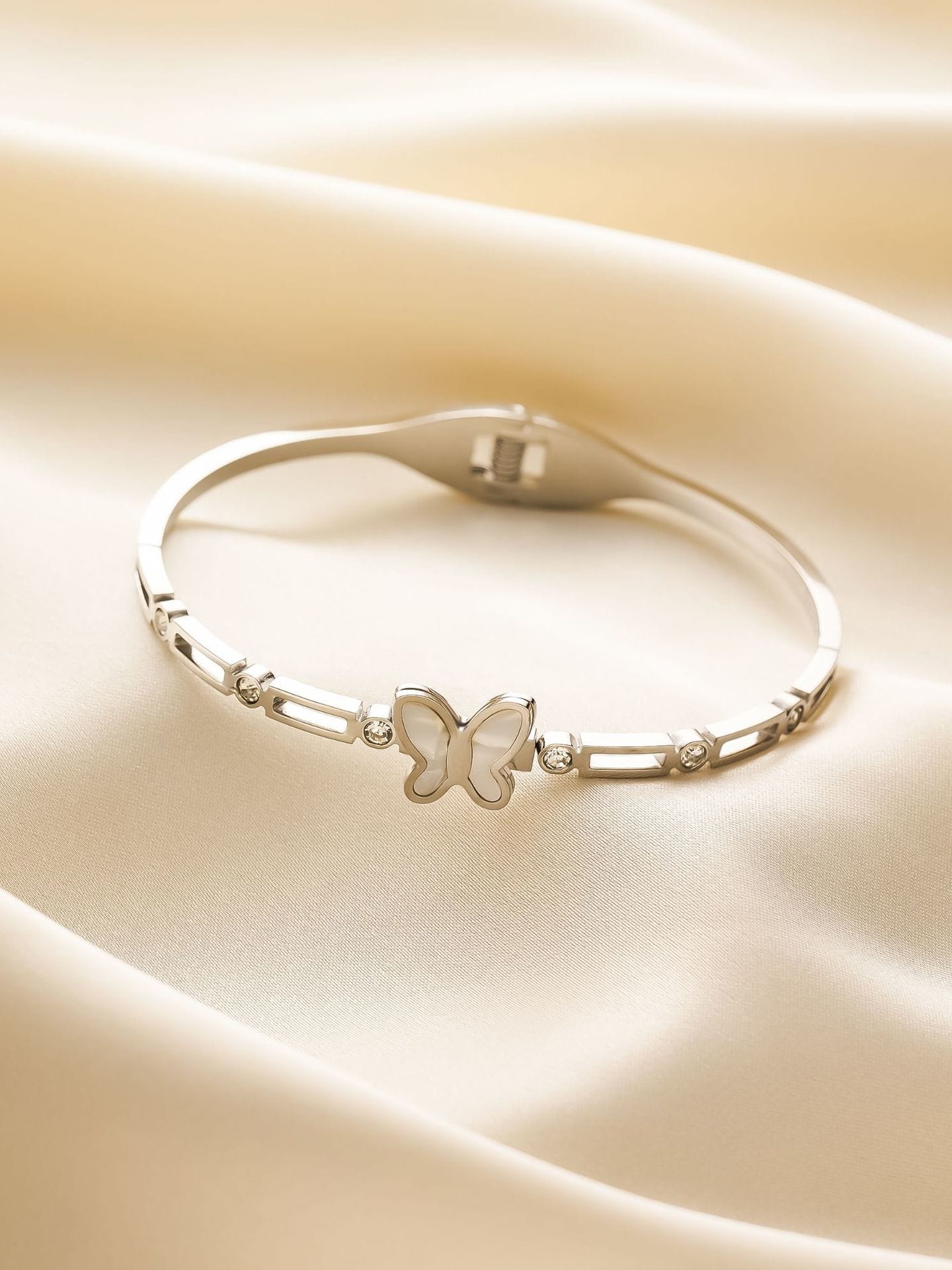 Butterfly Band Bangle Mother of Pearl | TARA MINI - TARA MINI