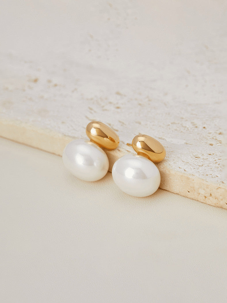 Minimal Pearl Stud Earrings