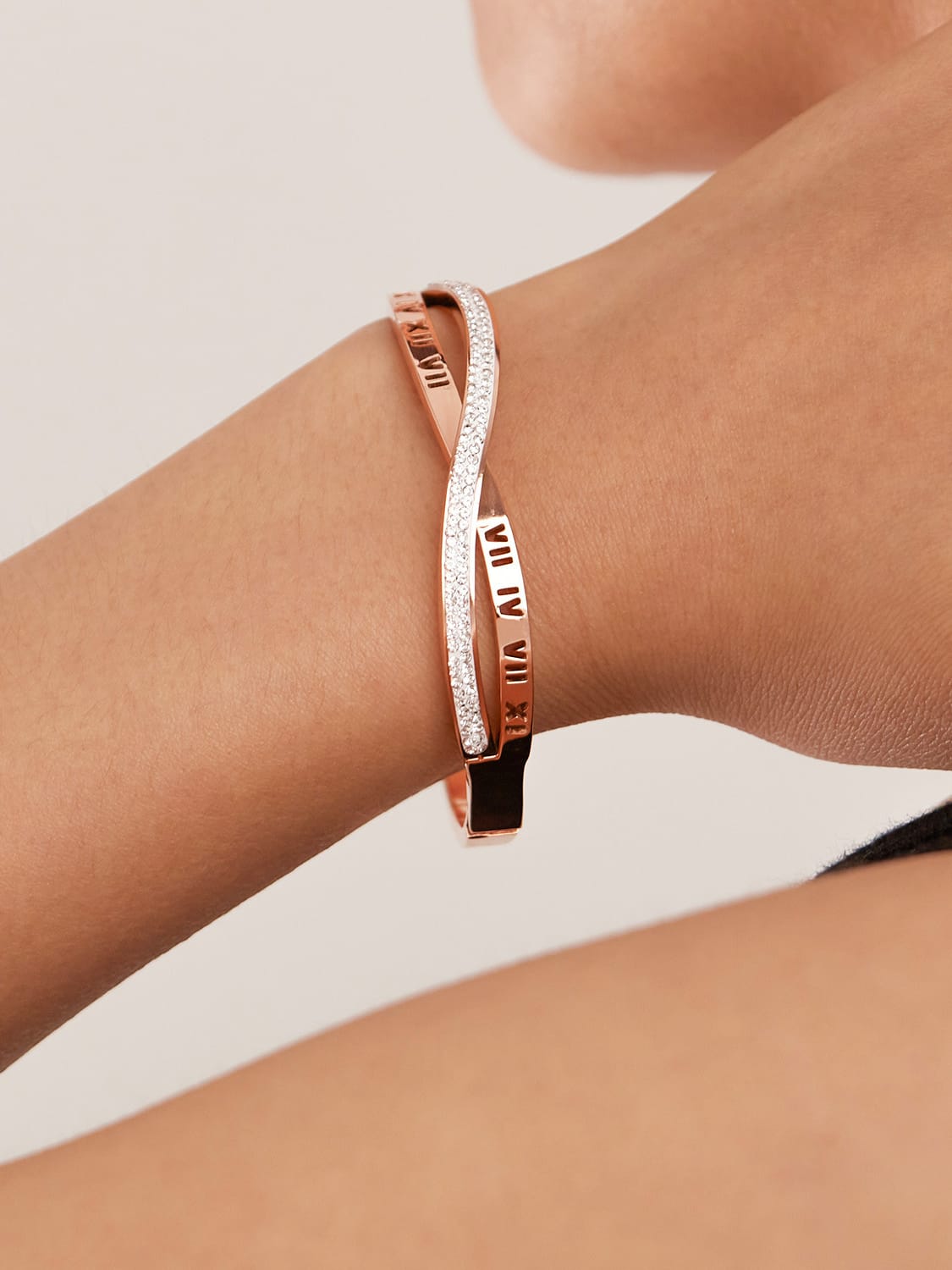 Rose Gold Crossover Zircon Bangle